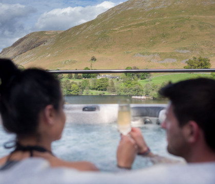 Waternook - Hot Tub with Views